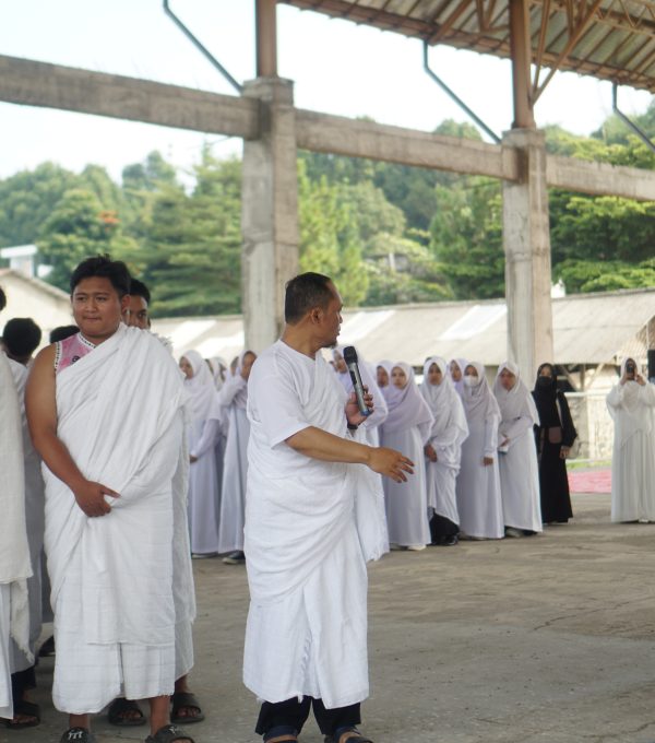 Penuhi Ujian Praktik, Siswa-Siswi SMK DTBS Antusias Ikuti Manasik Haji