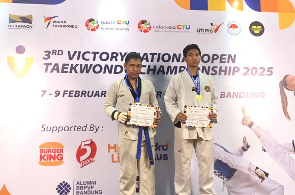 Dua Santri SMK DTBS ini Raih Prestasi Gemilang di Kejurnas Taekwondo 2025
