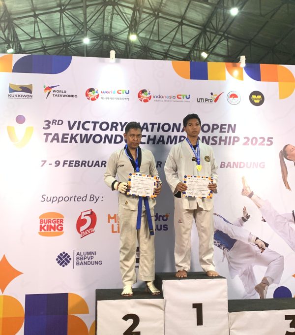 Dua Santri SMK DTBS ini Raih Prestasi Gemilang di Kejurnas Taekwondo 2025